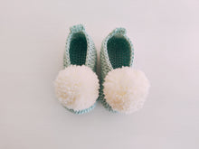 Carregar imagem no visualizador da galeria, Sapatinho Pompom mint /cru