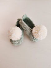 Carregar imagem no visualizador da galeria, Sapatinho Pompom mint /cru