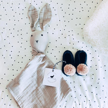 Carregar imagem no visualizador da galeria, Sapatinho Pompom preto/bege