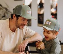 Carregar imagem no visualizador da galeria, Boné Mini Olive