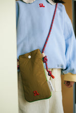 Carregar imagem no visualizador da galeria, Bolsa para telemóvel