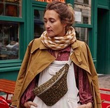 Carregar imagem no visualizador da galeria, Musselina branco/caramelo 70x70cm