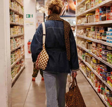 Carregar imagem no visualizador da galeria, Banana Bag branco/caramelo