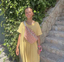 Carregar imagem no visualizador da galeria, Banana Bag morango/carat