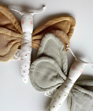 Carregar imagem no visualizador da galeria, Borboleta Sensorial Chá Verde