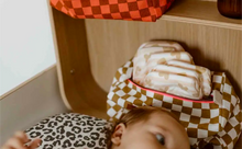 Carregar imagem no visualizador da galeria, Necessaire VIC vichy mostarda