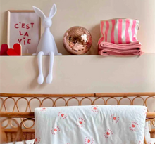 Load image into Gallery viewer, Candeeiro Joseph o Coelho