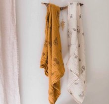 Carregar imagem no visualizador da galeria, Musselina Flor mostarda 70x70cm