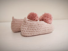 Load image into Gallery viewer, Sapatinho Pompom rosa/rosa
