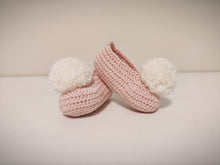 Load image into Gallery viewer, Sapatinhos Pompom rosa/cru
