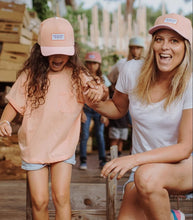 Cargar imagen en el visor de la galería, Boné Coral Cool Mum
