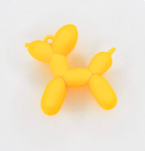 Cargar imagen en el visor de la galería, Pendente Cão Balão Amarelo
