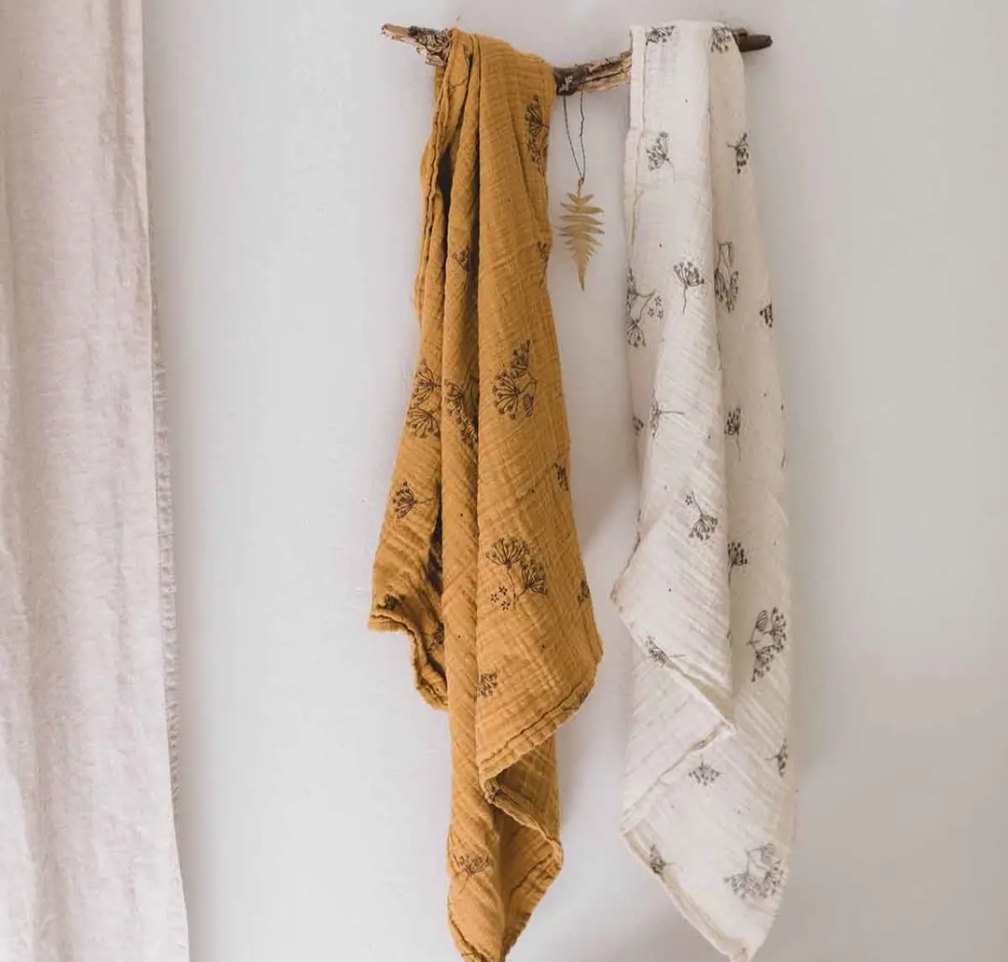 Musselina Flor mostarda 70x70cm